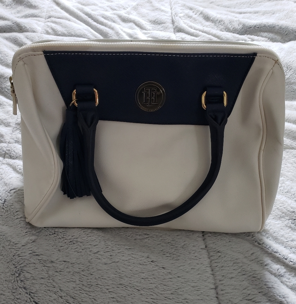 Tommy Hilfiger purse